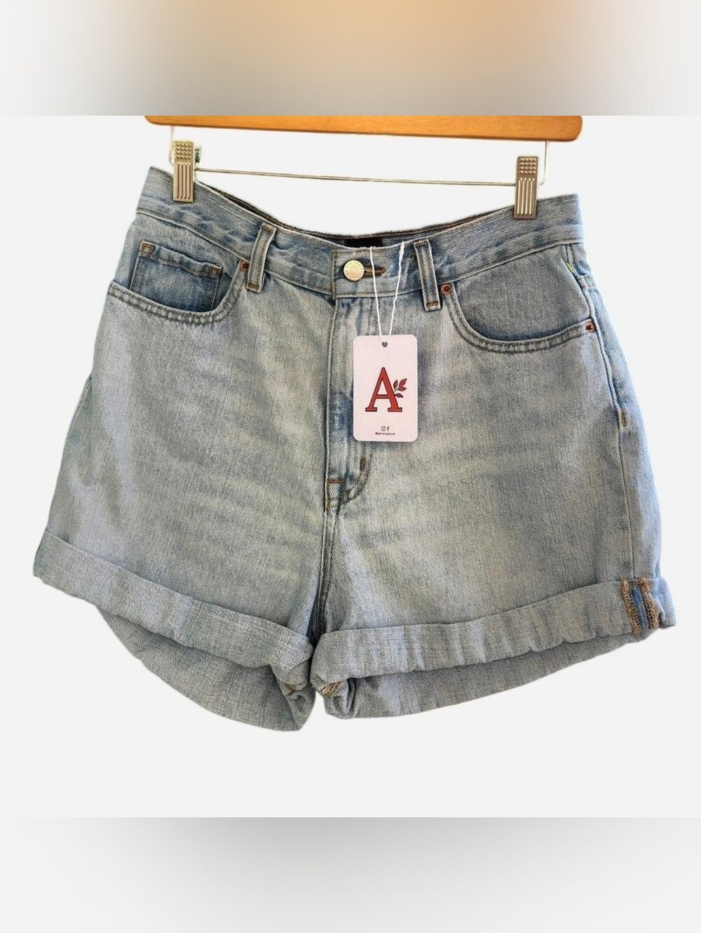 BDG 30" Waist Cotton Mom Short